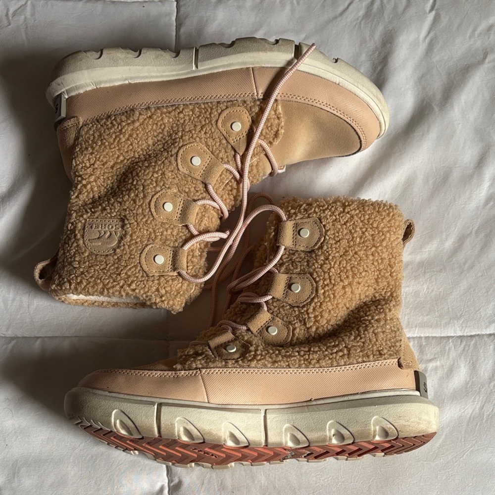 Sorel Explorer 2 Joan Boots Size 7.5